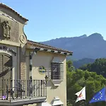 La Del Conde 3*
